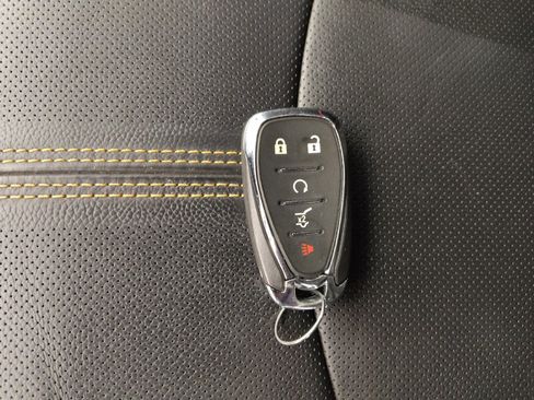 Used 2022 Chevrolet Equinox Premier AWD/4WD image 32