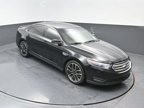 Used 2018 Ford Taurus SEL w/ Equipment Group 201A AWD/4WD image 18