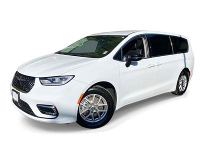 Used 2024 Chrysler Pacifica Touring-L