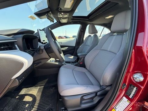 Used 2025 Toyota Corolla SE w/ SE Premium Package image 17