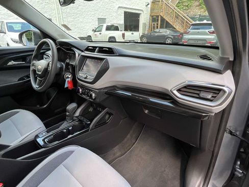 Used 2021 Chevrolet TrailBlazer LS FWD image 23