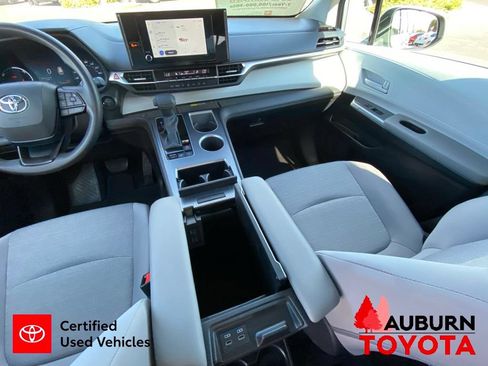 Certified 2025 Toyota Sienna LE FWD image 27