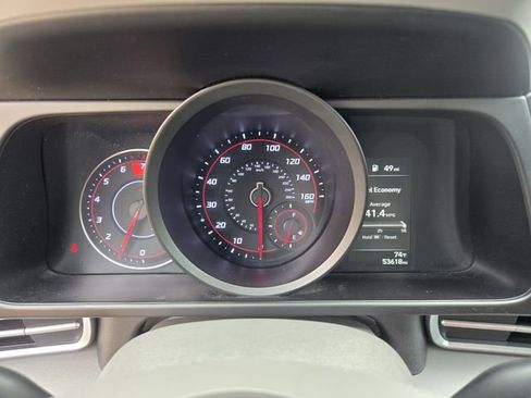 Used 2023 Hyundai Elantra SEL w/ Preferred Accessory Package image 5