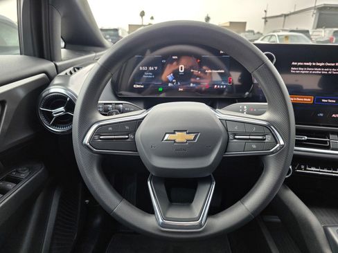 New 2026 Chevrolet Equinox EV LT image 29