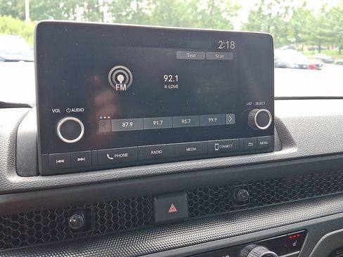 Used 2023 Honda CR-V EX image 3