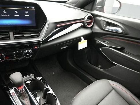 New 2026 Chevrolet Trax RS w/ Sunroof Package FWD image 28