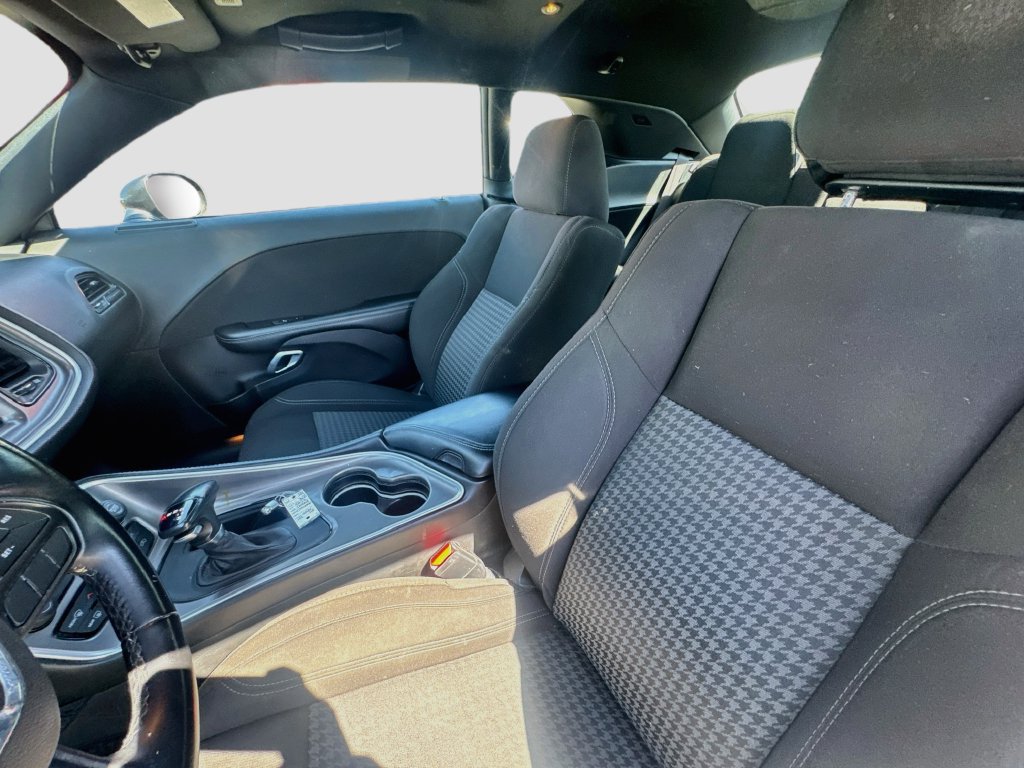 Used 2022 Dodge Challenger SXT RWD image 18