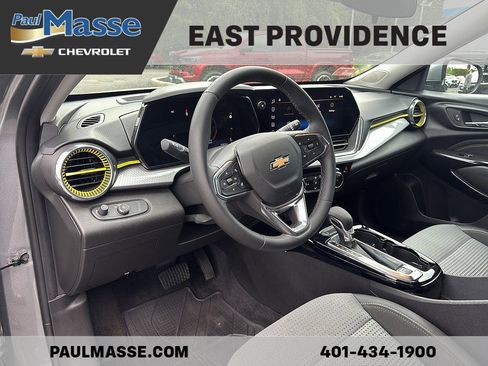 Used 2024 Chevrolet Trax LT w/ Driver Confidence Package FWD image 10