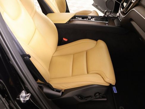 Used 2021 Volvo XC60 T5 Inscription w/ Advanced Package image 14