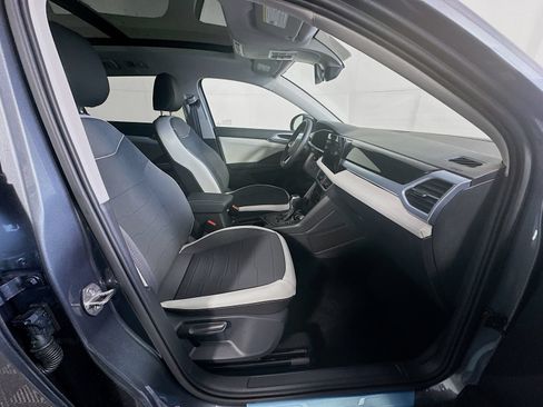 New 2026 Volkswagen Taos SE FWD image 23