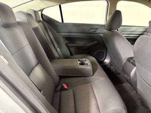 Used 2024 Nissan Altima 2.5 SV FWD image 17
