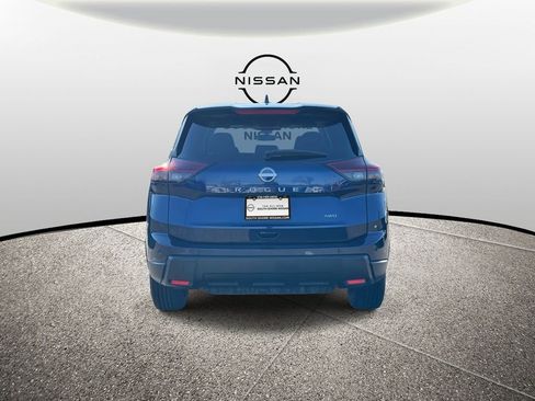 Certified 2025 Nissan Rogue SV image 7