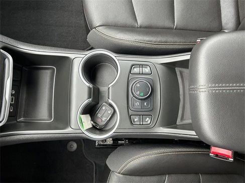 Used 2021 GMC Terrain SLT image 28