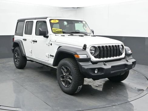Used 2025 Jeep Wrangler Unlimited Sport AWD/4WD image 6