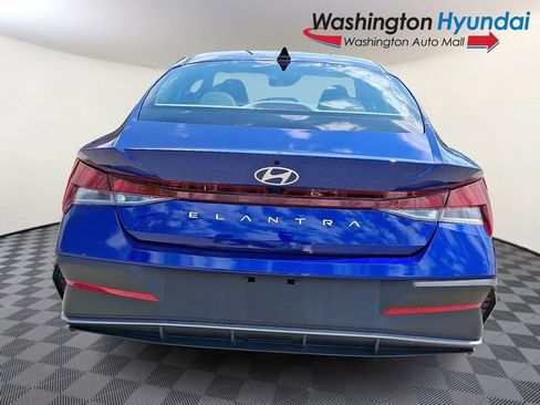 Used 2024 Hyundai Elantra SEL FWD image 5