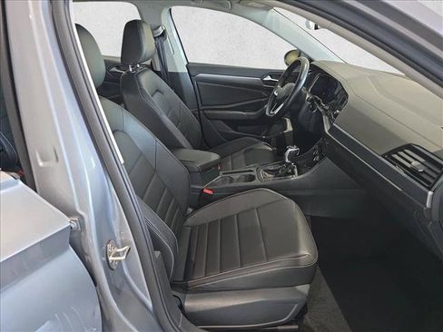 Used 2024 Volkswagen Jetta SE FWD image 10