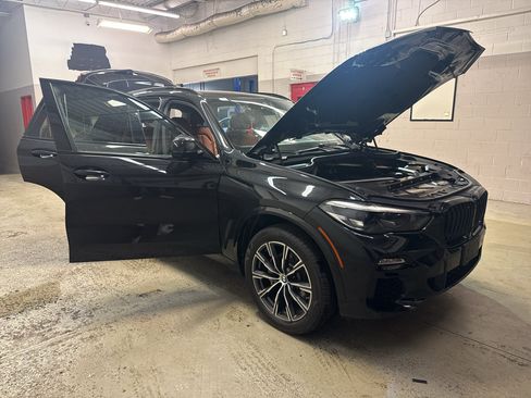 Used 2019 BMW X5 xDrive40i w/ M Sport Package AWD/4WD image 9