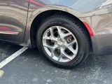 Used 2019 Chrysler Pacifica Limited image 5