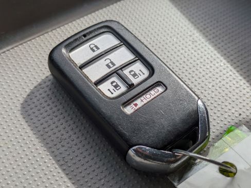 Used 2016 Honda Odyssey EX image 32