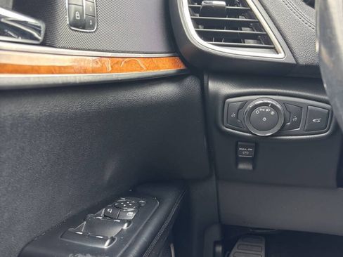 Used 2016 Lincoln MKX Reserve w/ Climate Package AWD/4WD image 27