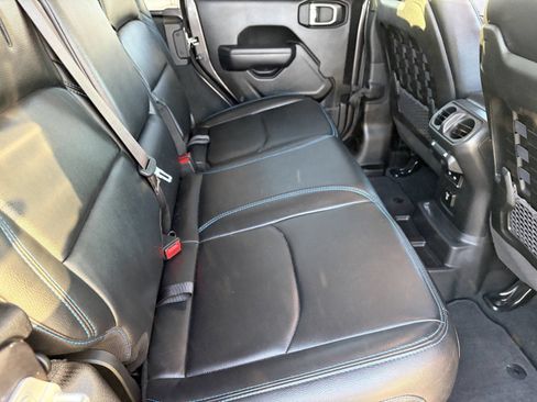 Used 2022 Jeep Wrangler Unlimited Rubicon 4xe AWD/4WD image 14