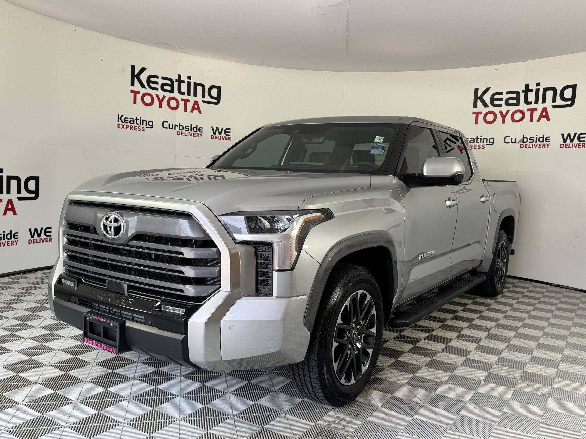 Used 2025 Toyota Tundra Limited w/ Power Package RWD image 9