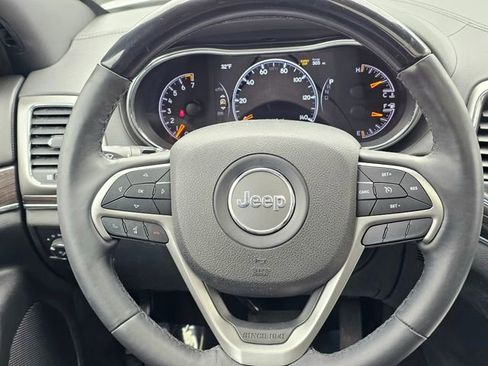 Used 2018 Jeep Grand Cherokee Overland image 30