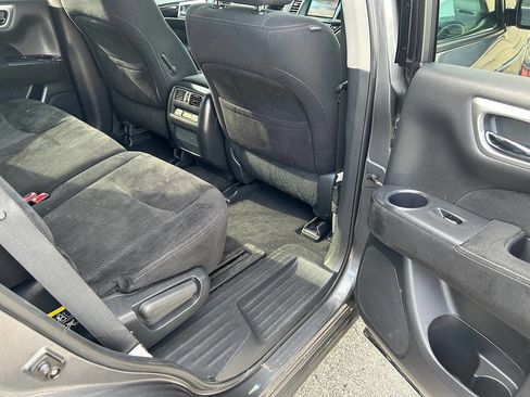 Used 2016 Nissan Pathfinder SV w/ Cargo Package image 9