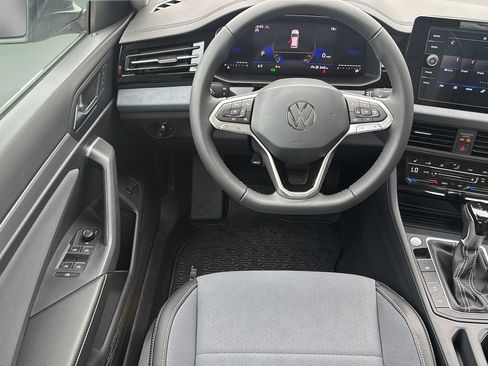 New 2026 Volkswagen Jetta SE FWD image 17