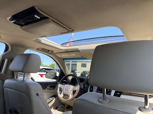 Used 2016 GMC Yukon XL Denali w/ Open Road Package AWD/4WD image 24