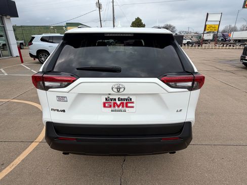 Used 2020 Toyota RAV4 LE image 20