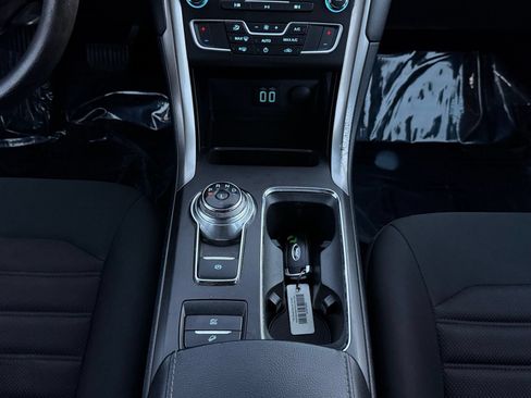Used 2019 Ford Fusion SE FWD image 25