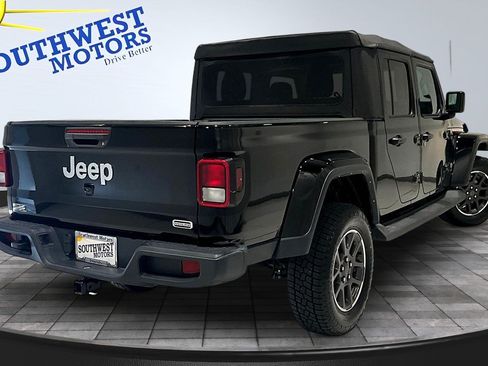 Used 2022 Jeep Gladiator Overland AWD/4WD image 7
