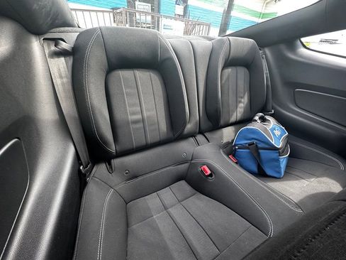 Used 2018 Ford Mustang Coupe RWD image 10