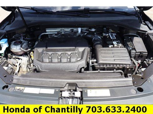 Used 2022 Volkswagen Tiguan SE image 32