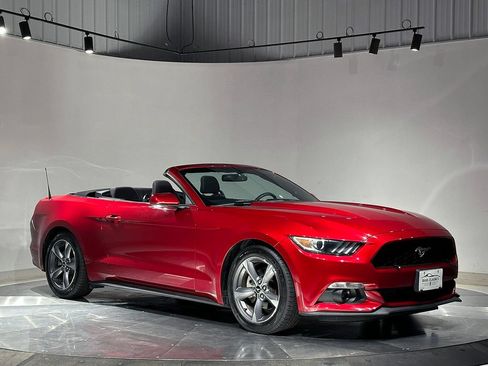 Used 2015 Ford Mustang Convertible w/ Equipment Group 051A RWD image 88
