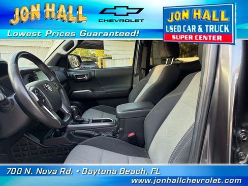 Used 2022 Toyota Tacoma TRD Off-Road w/ Technology Package image 19