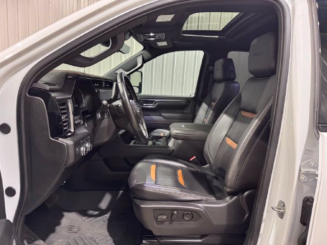 Used 2024 GMC Sierra 2500 AT4 w/ Technology Package AWD/4WD image 10