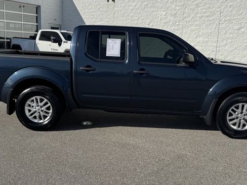 Used 2019 Nissan Frontier SV image 6