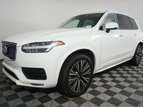 Used 2020 Volvo XC90 T5 Momentum w/ Protection Package FWD image 4