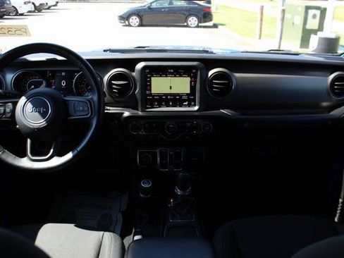 Used 2022 Jeep Wrangler Unlimited Sport image 13