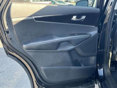 Used 2019 Kia Sorento LX image 17
