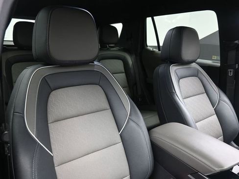 Used 2025 Chevrolet Equinox LT w/ Convenience Package II image 27