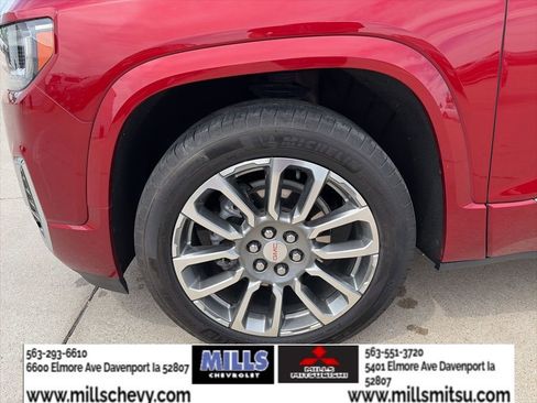 Used 2023 GMC Acadia Denali w/ Denali Ultimate Package AWD/4WD image 9