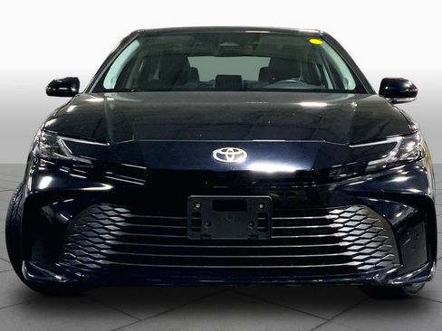 Used 2025 Toyota Camry XLE w/ Premium Package AWD/4WD image 5