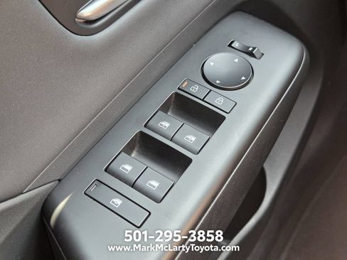 Used 2025 Hyundai Kona Limited AWD/4WD image 27