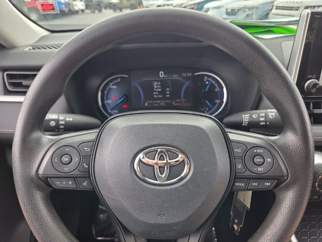 Used 2024 Toyota RAV4 LE AWD/4WD image 24