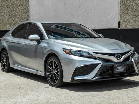 Used 2023 Toyota Camry SE FWD image 7