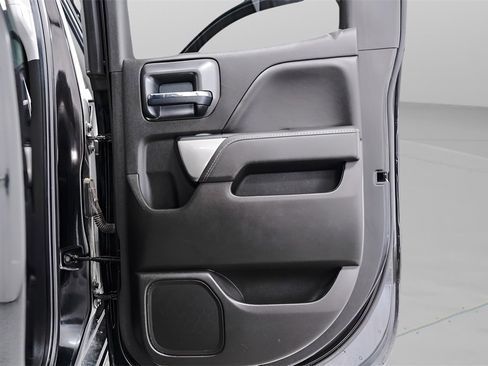 Used 2018 Chevrolet Silverado 1500 LT image 32