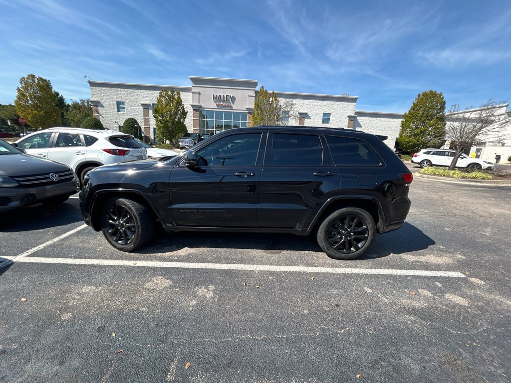 Used 2019 Jeep Grand Cherokee Altitude RWD image 5